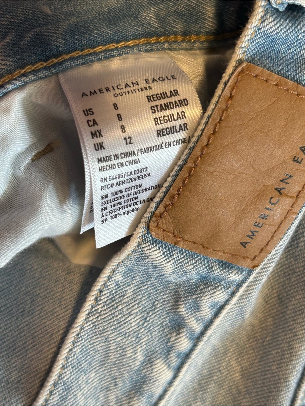 New nwt American eagle size 8 mom blue jeans uber cool 2202 ripped regular her - Picture 8 of 8